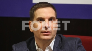 Svođenje na diskusiju o Vučiću